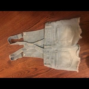 Overall shorts, size xs (4/5) toddler.